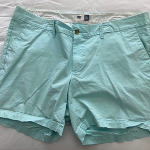 OLD NAVY - SKY BLUE EVERYDAY 5" SHORT - size 18